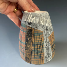 Load image into Gallery viewer, Sculptural Vessel No 11
