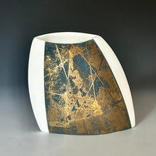 Load image into Gallery viewer, Sculptural Vessel No 1
