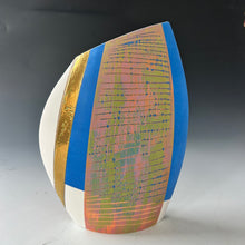 Load image into Gallery viewer, Sculptural vessel No 21
