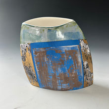 Load image into Gallery viewer, Sculptural Vessel No 24
