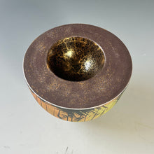 Load image into Gallery viewer, Small sculptural bowl shape No 28
