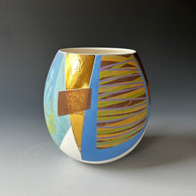 Load image into Gallery viewer, Small Vessel No 7
